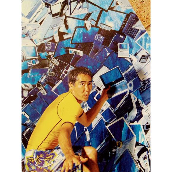 2004 Best Buy Print Ad Man Surfing Wave of Electronics Thousands Possibilities - Picture 7 of 10